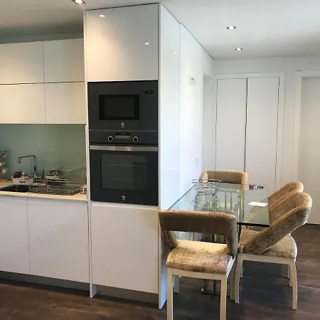 One Bedroom With Sea View Enclosed Garden And Wifi At Aveiro