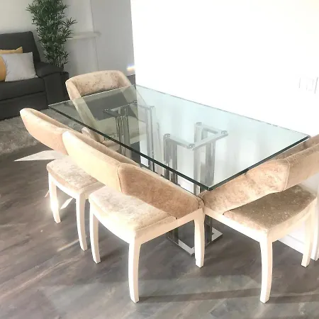 One Bedroom With Sea View Enclosed Garden And Wifi At *