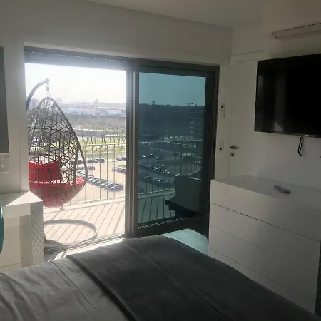 One Bedroom With Sea View Enclosed Garden And Wifi At Apartment Aveiro