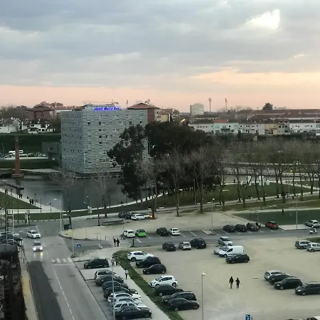 One Bedroom With Sea View Enclosed Garden And Wifi At Apartment Aveiro