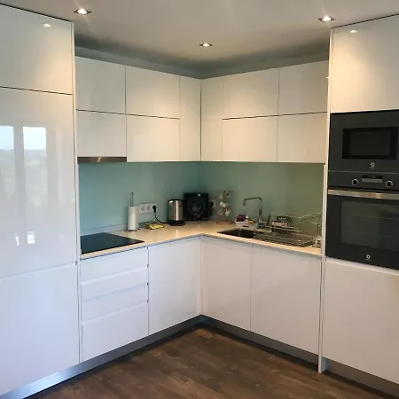 One Bedroom With Sea View Enclosed Garden And Wifi At Apartment Aveiro